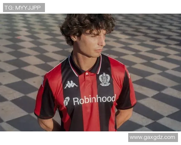 足球球星出场模板分析与设计:提升球员表现与赛场影响力的关键因素 足球球星出场模板分析与设计:提升球员表现与赛场影响力的关键因素